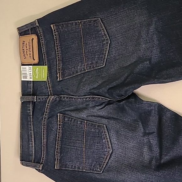 - NWT  LEVIS SIGNATURE Straight/FLEX Size 29 X 32 Men's - Picture 1 of 7
